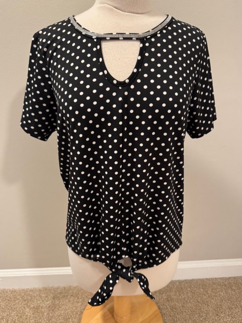Womens Petite XL Louise Paris Polka Dot Tie Front Top Keyhole Rhinestone Blouse
